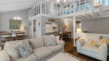 Apartment, Mehrere Betten, Poolzugang, Stadtblick (101 Cove West) | Wohnbereich | Kamin