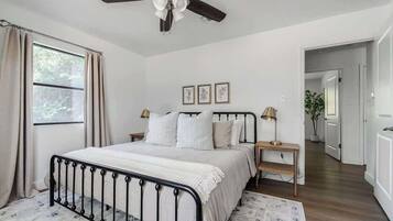 House, Multiple Beds, Pool Access, Pool View (324 Suniland) | 5 bedrooms, individually decorated, individually furnished, bed sheets