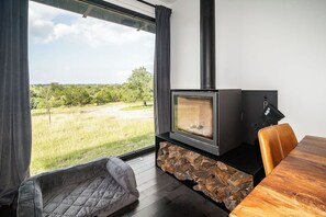 House, Multiple Beds, Patio, Garden View (232 Spring Rd) | Interior