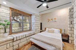 House, Multiple Beds, Hot Tub (6021 Circle J Rd) | 6 bedrooms, individually decorated, individually furnished, bed sheets - Luxury Lakefront Escape on Lake Travis (Marble Falls)