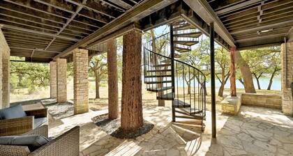 Luxury Lakefront Escape on Lake Travis