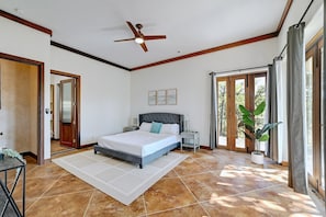 House, Multiple Beds, Hot Tub (6021 Circle J Rd) | View from room