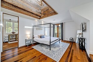 Casa, letti multipli, idromassaggio (6021 Circle J Rd) | 6 camere, con stile personalizzato, con arredamento individuale