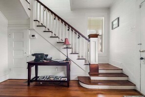 Casa, letti multipli, patio, vista giardino (208 N Avenue G) | Interni
