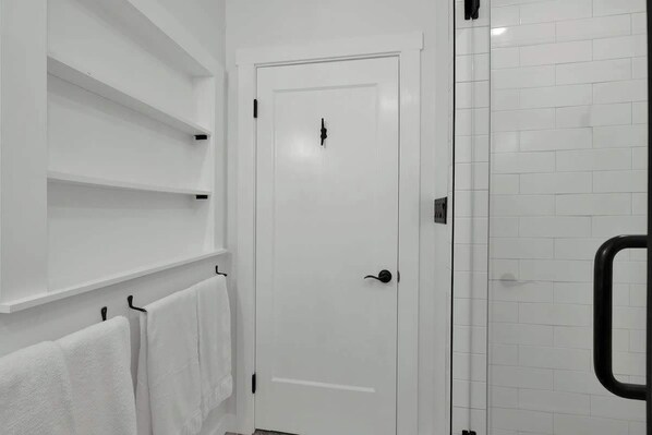 House, 1 King Bed, Kitchen, Garden View (213 E Travis - Rojo Unit A) | Interior - Rojo-charming Unit Walking Distance to Main St! (Fredericksburg)