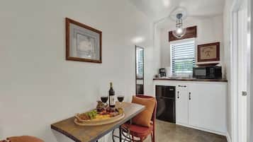 Maison, 1 très grand lit, cuisine, vue sur le jardin (213 E Travis - Rojo Unit A) | Restauration