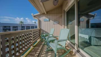 Casa, letti multipli, accesso alla piscina (2110 Bayhouse) | Terrazza/patio