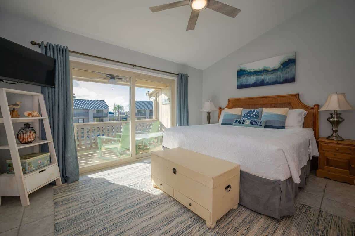 House, Multiple Beds, Pool Access (2110 Bayhouse)