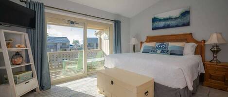 House, Multiple Beds, Pool Access (2110 Bayhouse) | 3 bedrooms, individually decorated, individually furnished, bed sheets