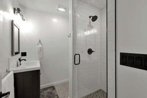 House, 1 King Bed, Kitchen, Garden View (213 E Travis - Tejas Unit B) | Bathroom | Towels - Tejas Suite Walking Distance to Main St! (Fredericksburg)