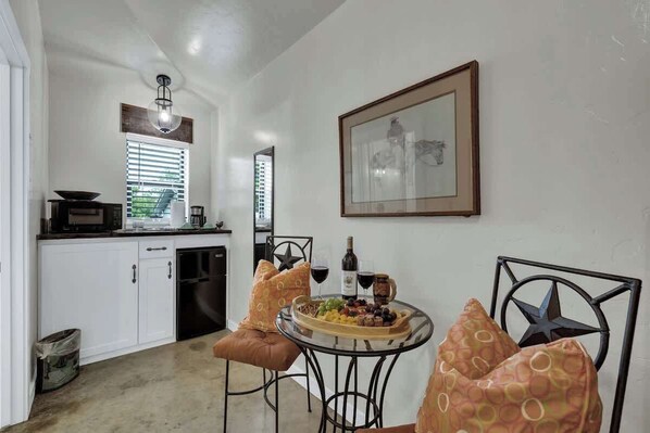 House, 1 King Bed, Kitchen, Garden View (213 E Travis - Tejas Unit B) | Private kitchen | Coffee/tea maker