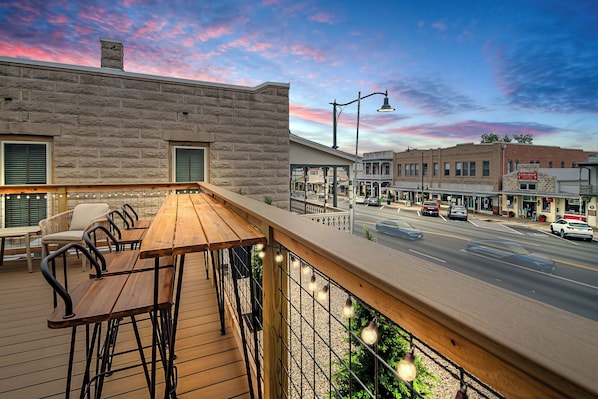 Condo, Multiple Beds, Patio, City View (118 E Main St. Unit B) | Outdoor dining