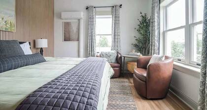 The Bank on Main St - Luxury Historic Suite on Main Street!