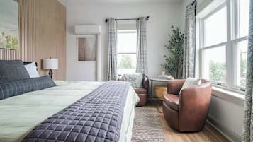 Condo, 1 King Bed, Kitchen, City View (118 E Main - Unit A) | 1 bedroom, individually decorated, individually furnished, bed sheets