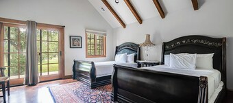 The Manor Haus at Messina Hof Hill Country Winery-paris Haus