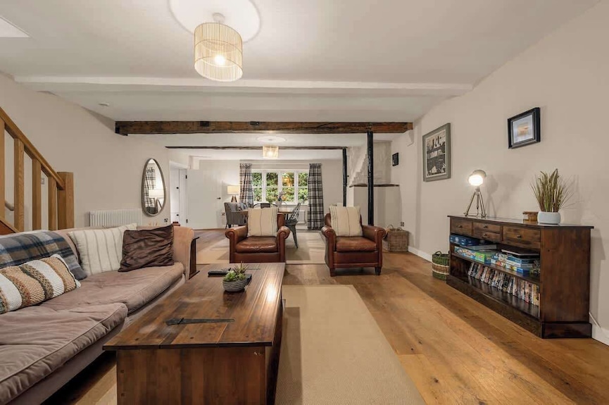 2 Bed Bowdon Cottage | Free Parking - Knutsford