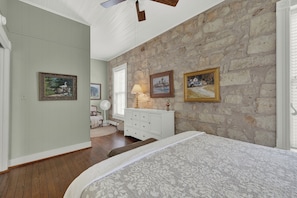 House, Multiple Beds, Balcony, Garden View (101 N Orange - Combo)