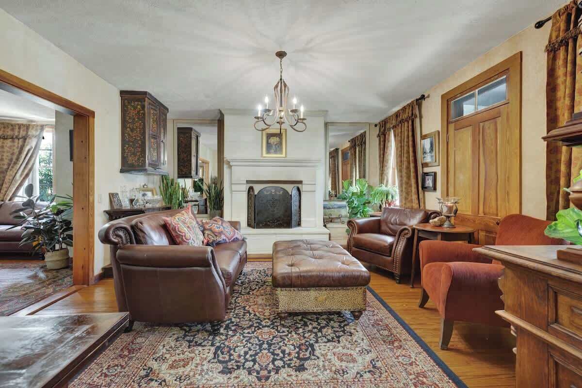 Maison, 1 très grand lit et 1 canapé-lit, patio, vue jardin (415 W San Antonio- W) | Coin séjour