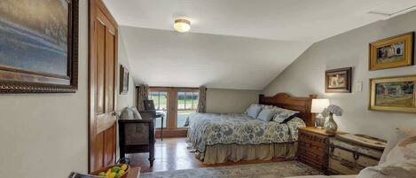 Ferienhaus, 1 King-Bett und Schlafsofa, Terrasse, Gartenblick (415 W San Antonio- W)