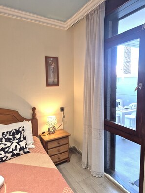 1 bedroom, iron/ironing board, WiFi, bed sheets