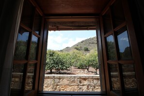 Appartamento, vista montagna | Postazione laptop, Wi-Fi gratuito