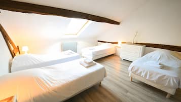 6 chambres, fer et planche à repasser, Wi-Fi, draps fournis