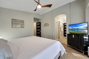 3 bedrooms, desk, iron/ironing board, WiFi