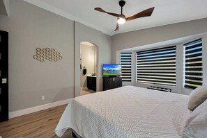 3 bedrooms, desk, iron/ironing board, WiFi