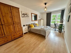 3 soveværelser, strygejern/strygebræt, internetforbindelse, sengetøj