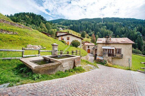 Apartment 'Chalet Del Cuore' with Mountain View, Private Garden & Wi-Fi