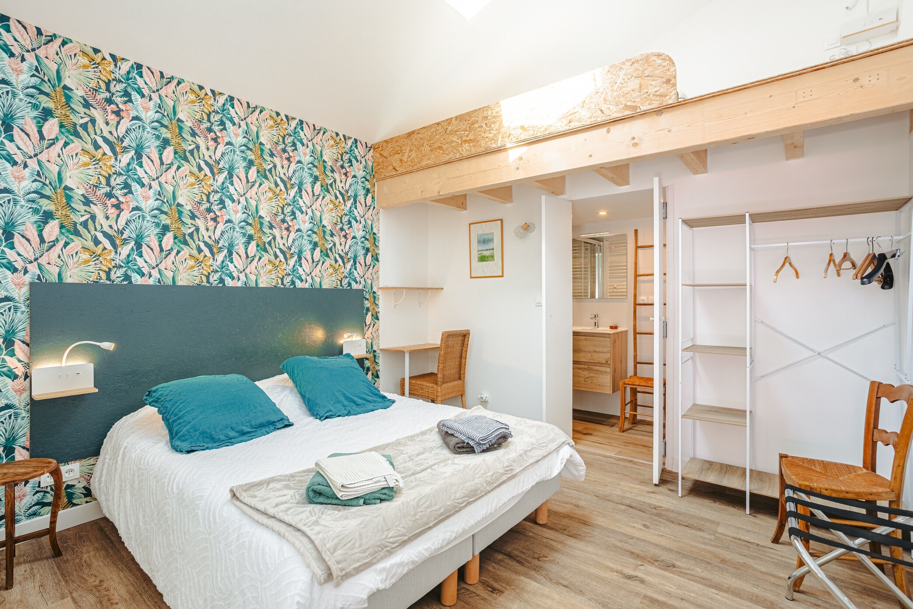 2 habitaciones, tabla de planchar con plancha, wifi y ropa de cama 