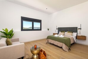 3 bedrooms, iron/ironing board, WiFi, bed sheets - Casa La Bodega - Three Bedroom Villa, Sleeps 6 (El Gastor)