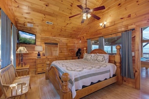 Room, Multiple Beds, Hot Tub, Mountain View (Beverly's Bearadise (4)) | 4 bedrooms, individually decorated, individually furnished, bed sheets - Beverly's Bearadise (Sevierville)