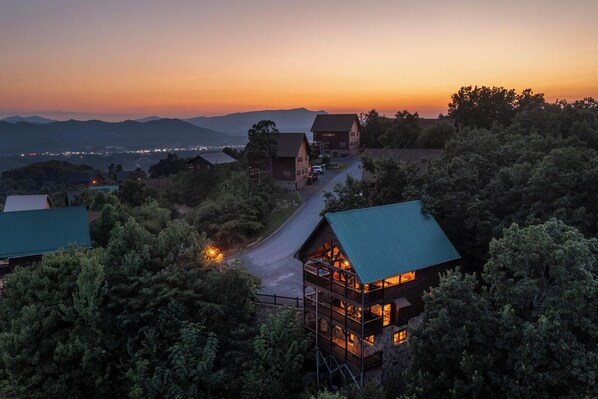 Aerial view - Beverly's Bearadise (Sevierville)