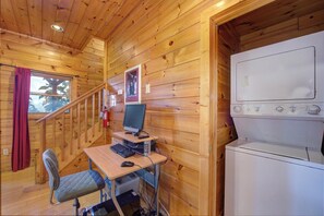 Zimmer, Mehrere Betten, Whirlpool, Bergblick (Beverly's Bearadise (4)) | Wäschereiservice