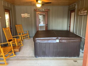 Room, Multiple Beds, Hot Tub, Mountain View (Blue Smoke View) | Interior