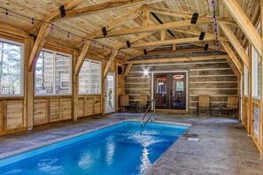 Pool - Campfire Lodge (Sevierville)
