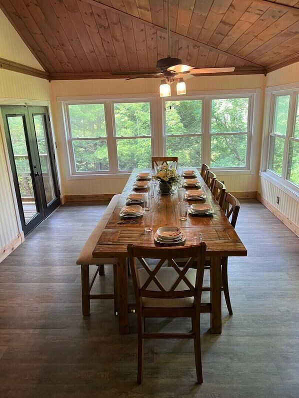 Room, Multiple Beds, Patio, Pool View (Campfire Lodge) | Dining