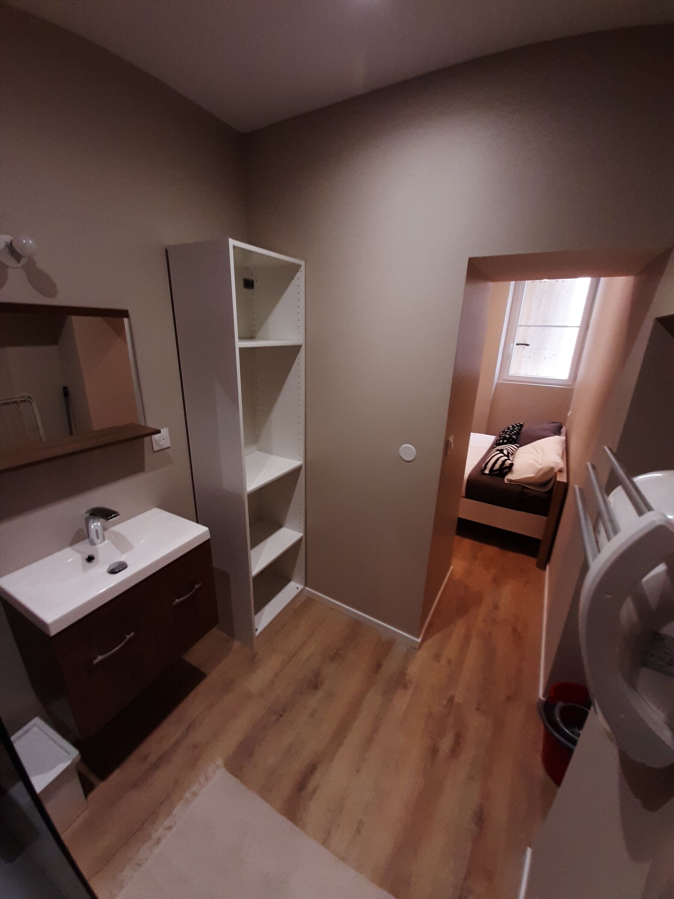 1 chambre, fer et planche à repasser, Wi-Fi, draps fournis