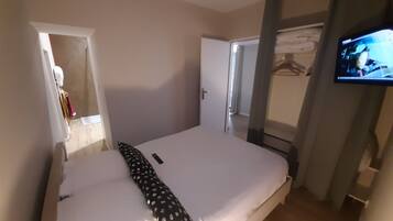 1 quarto, ferros/tábuas de passar roupa, Wi-Fi, roupa de cama