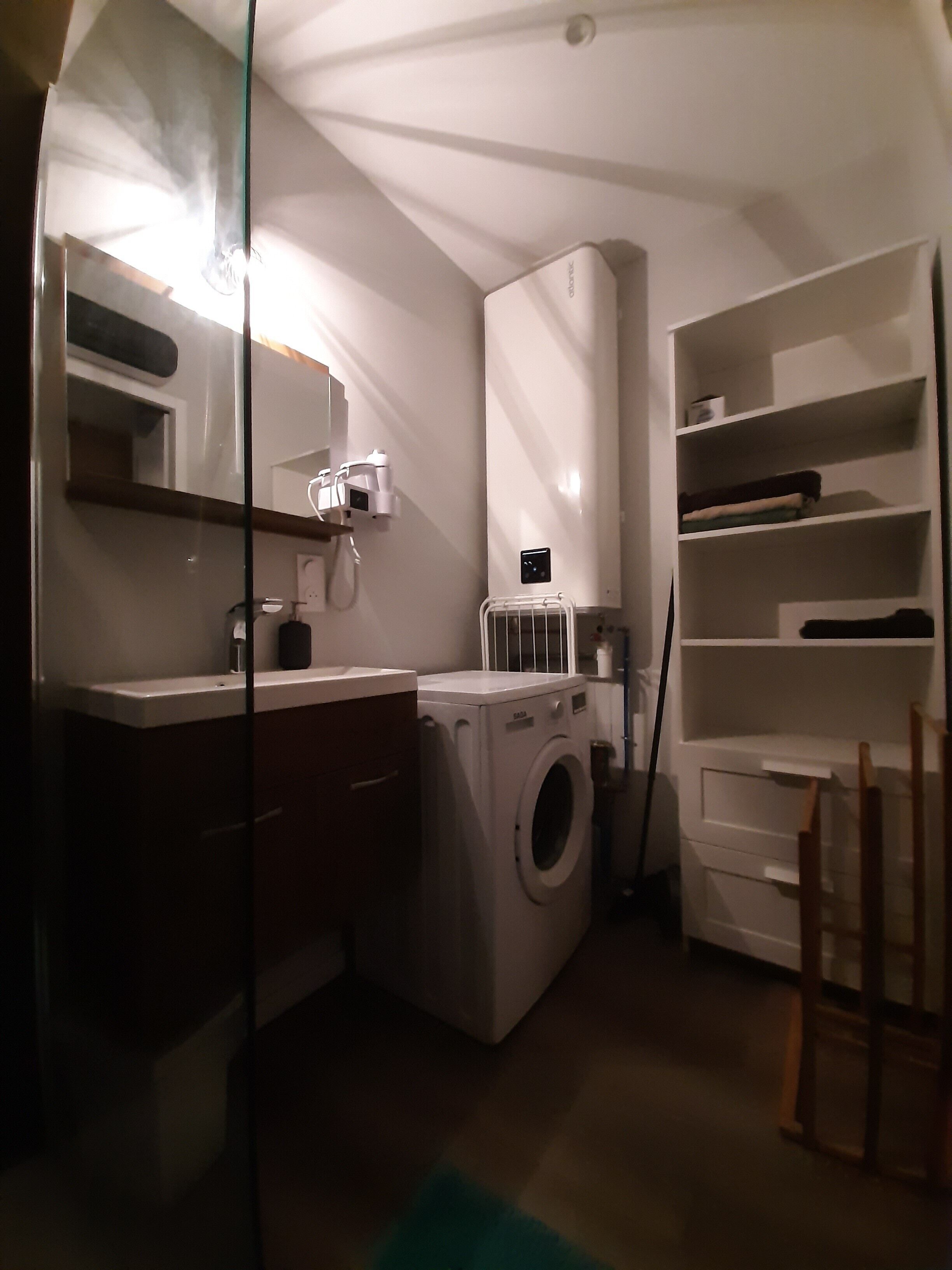 Douche, serviettes fournies