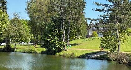 Ruhige Ferienwohnung mit Seeblick, Glasfaser & Parkplatz – ideal für Familien