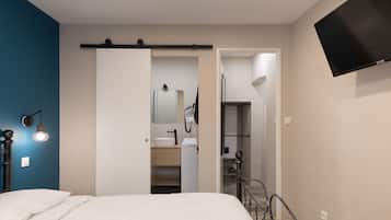 1 habitación, tabla de planchar con plancha, wifi y ropa de cama