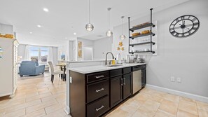 Interior - Spacious 2 bd-2 ba in the Heart of Asbury Ave (Ocean City)