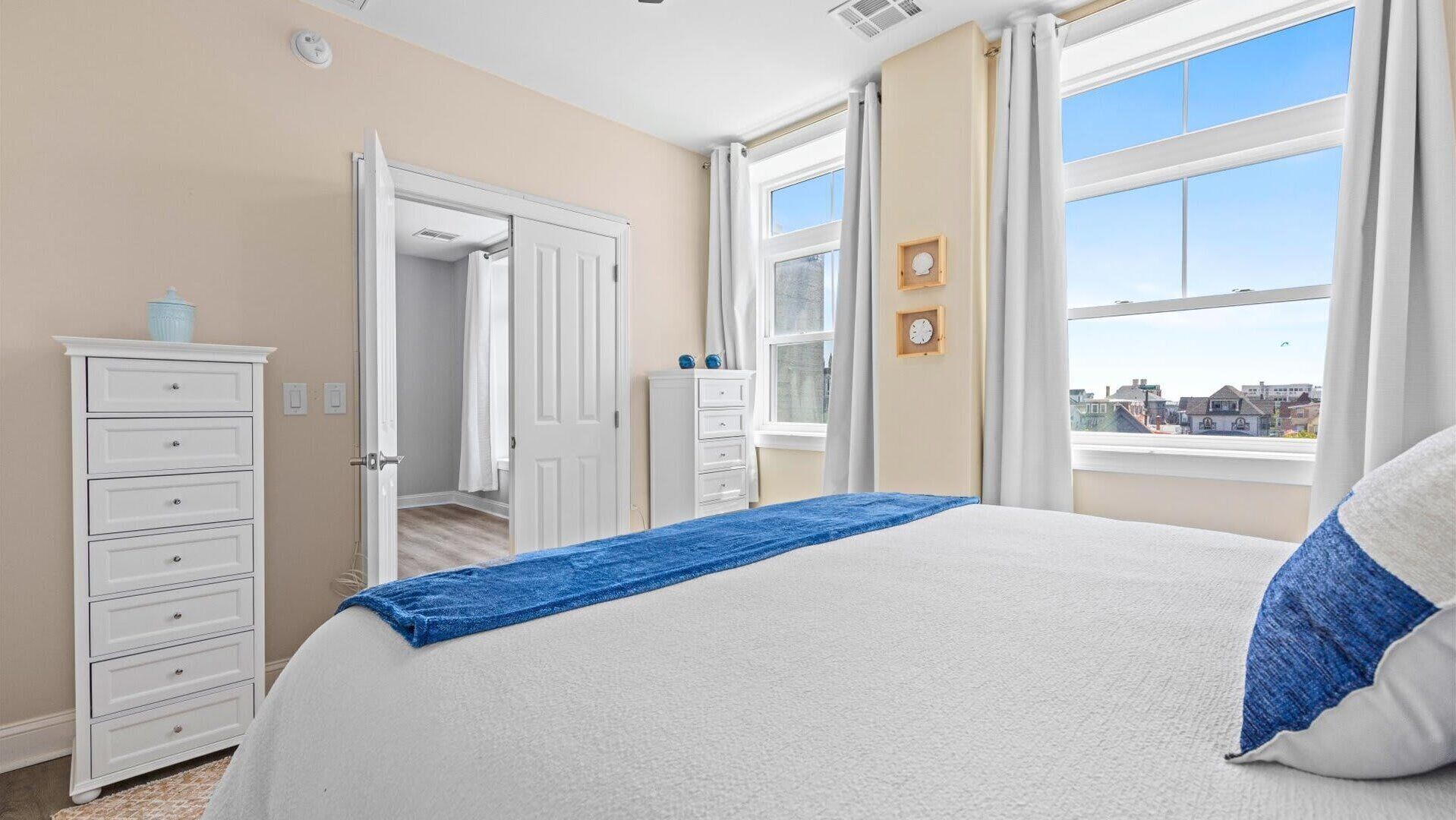 2 makuuhuonetta, silitysrauta/-lauta, Wi-Fi, vuodevaatteet