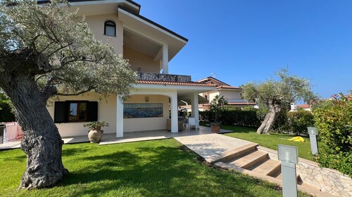 Villa « Diamante » avec Vue sur la Mer, Wi-Fi et Climatisation