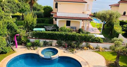 Villa 'Diamante' with Sea View, Wi-Fi and Air Conditioning