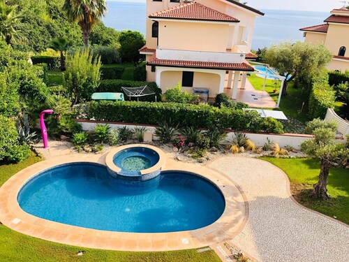 Villa « Diamante » avec Vue sur la Mer, Wi-Fi et Climatisation