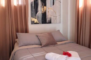 2 bedrooms, iron/ironing board, WiFi, bed sheets