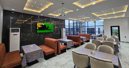 Reens Suites and Apartment